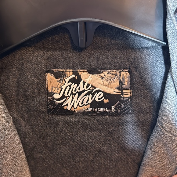 First Wave Gray Jacket Thick Zip Up Hood Size 8 NWT - Picture 5 of 15